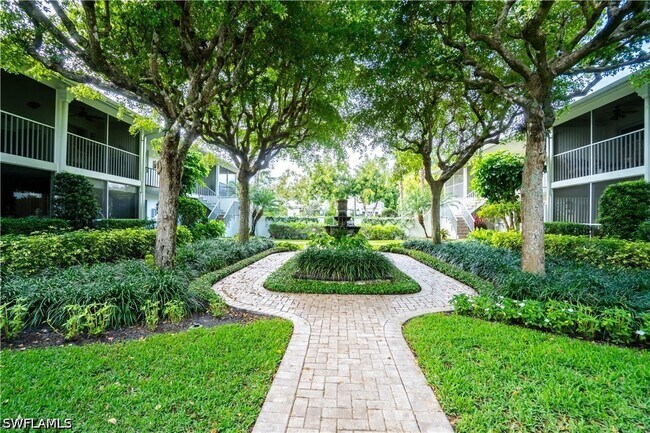 Building Photo - 388 4th Ave S