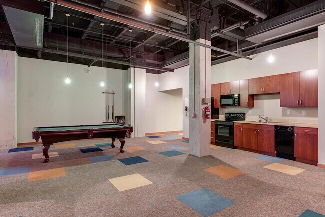 Building Photo - 404 N Washington Ave