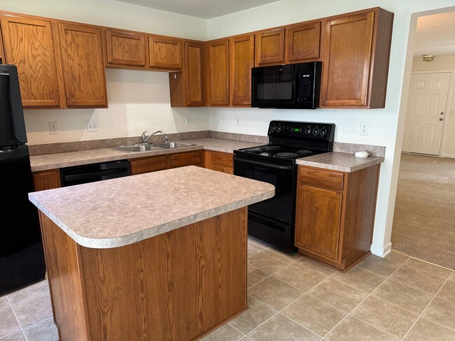 Building Photo - Townhouse in Townes at Buckwalter