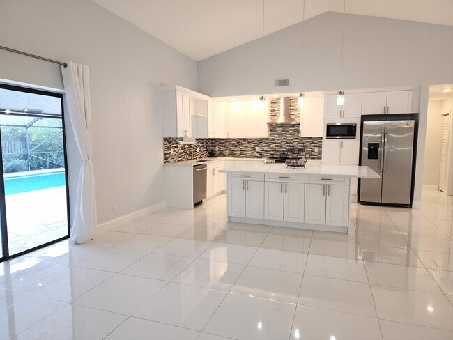 Building Photo - 14526 Paddock Dr