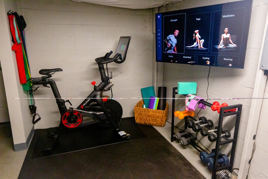 Building Photo - 5604 SE 97th Ave