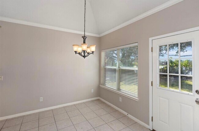 Building Photo - 10115 Cottonwood Canyon Dr