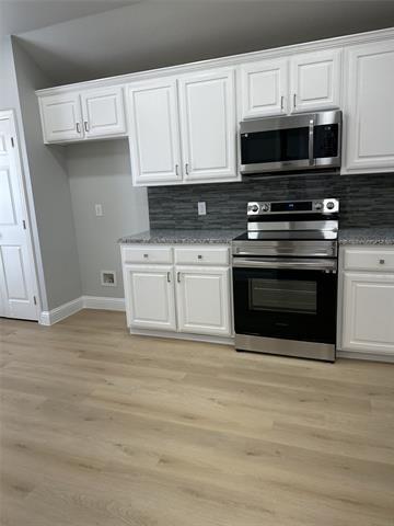 Building Photo - 3160 Delaford Dr