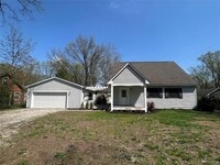 Building Photo - 3165 Chenoa St