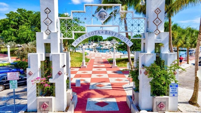 Building Photo - 2 Bedroom 2 Bath Waterview Condo (Palm Place Condominiums)