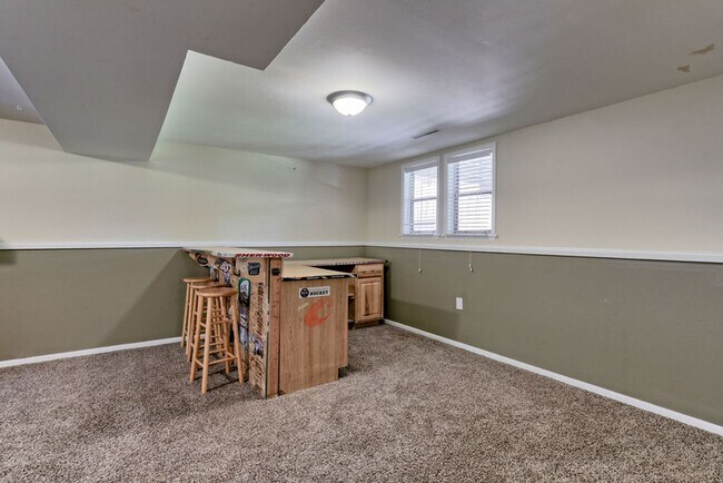 Building Photo - 4 Bedroom 2 Bath home in Midtown Fort Collins