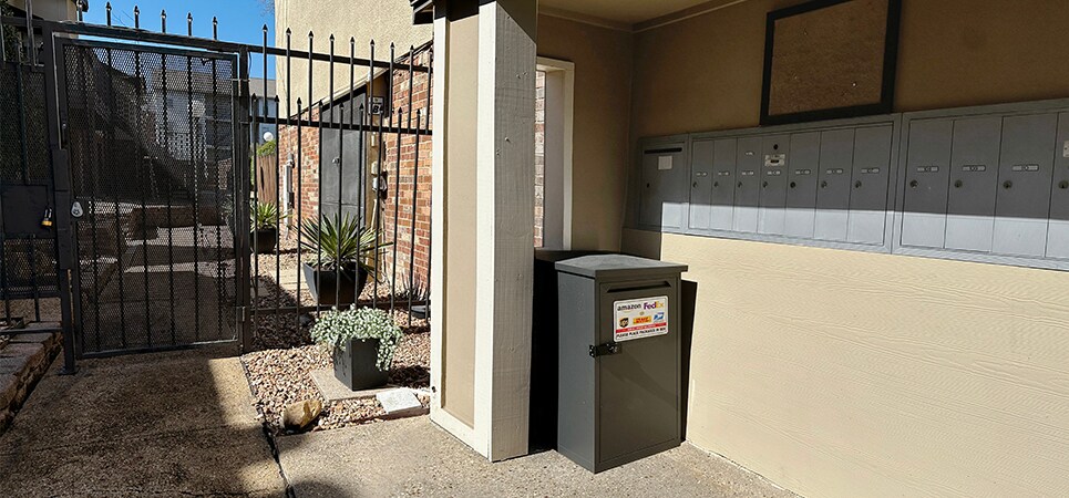 Mailboxes & Package Locker - 6723 Eastridge Dr
