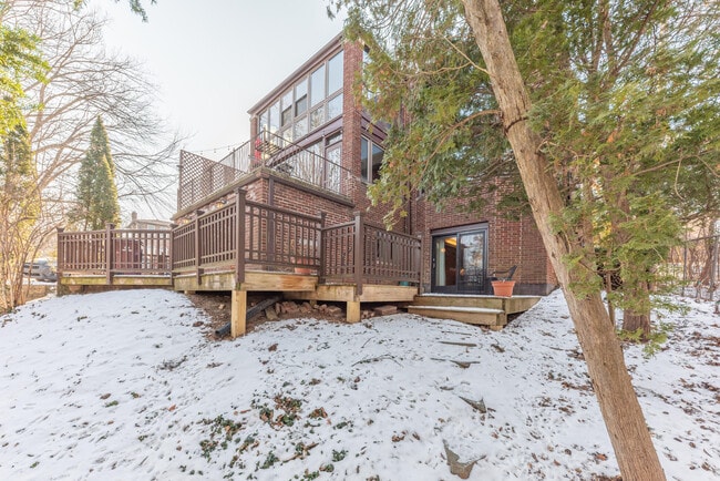 Building Photo - 1915 Geddes Ave