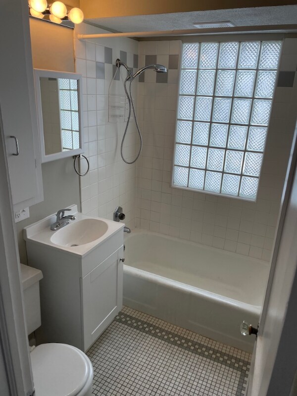 Building Photo - 1909 N 48th St