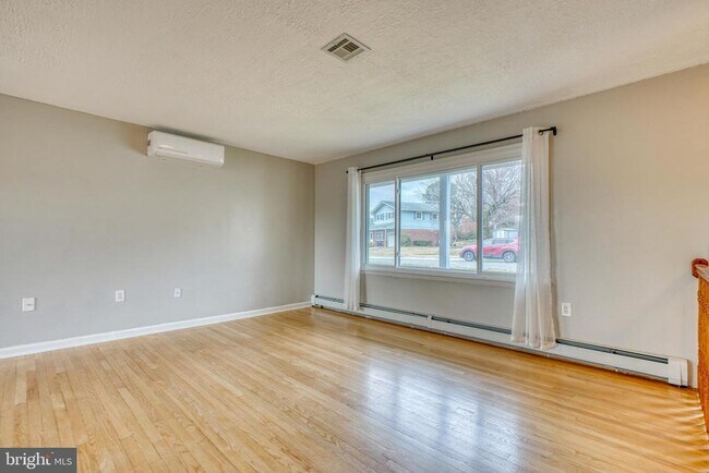Building Photo - 1400 Mt Airy Rd