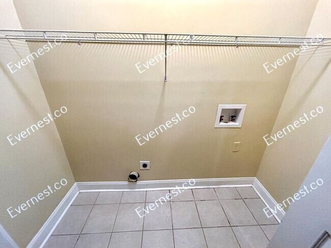 Building Photo - 748 Antone St NW