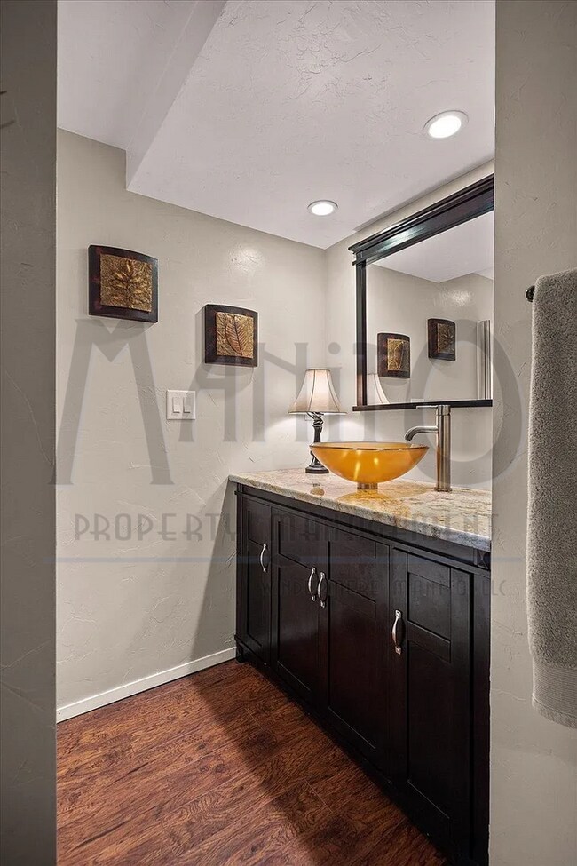 Building Photo - Stunning South Hill Home