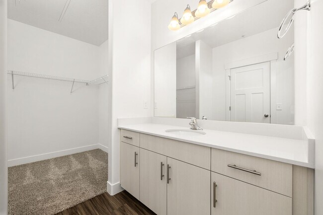 Building Photo - Lar-13714 S Hanley Ln #HH303 Riverton, UT 84096