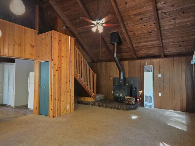 Building Photo - Waterfront 1 bedroom with a loft