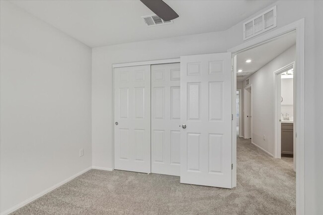 Building Photo - 1180 Heliodor Ave