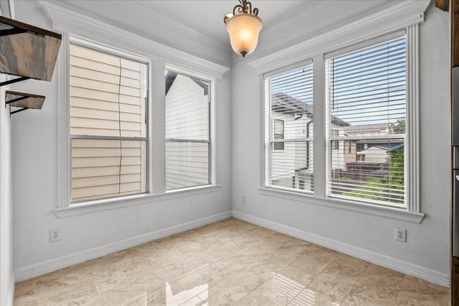 Building Photo - 6118 Tyne St