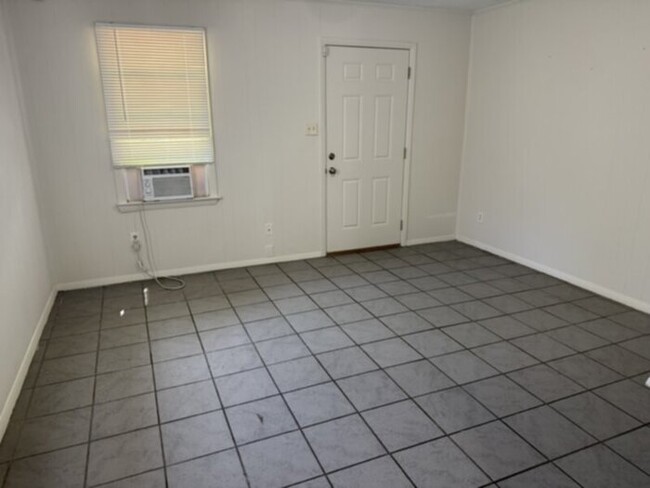 Building Photo - 2654 Everitte St