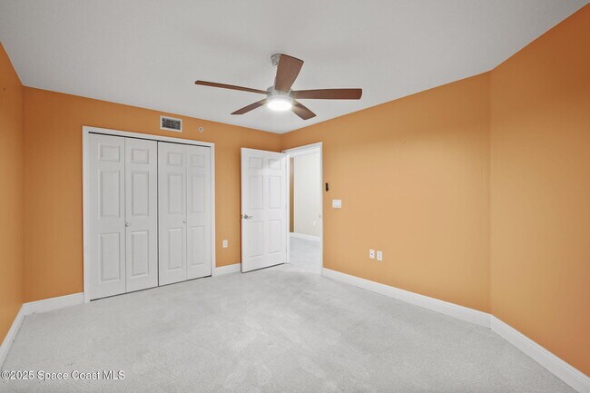 Building Photo - 551 Casa Bella Dr