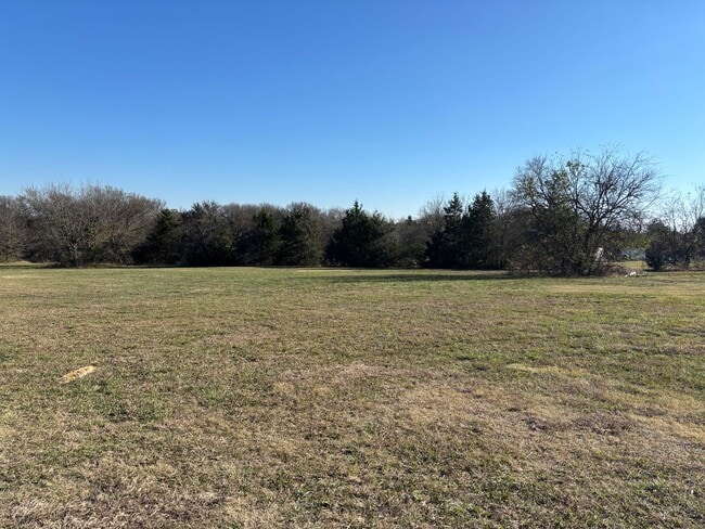 Building Photo - Rural 3/2 on Three Acres!