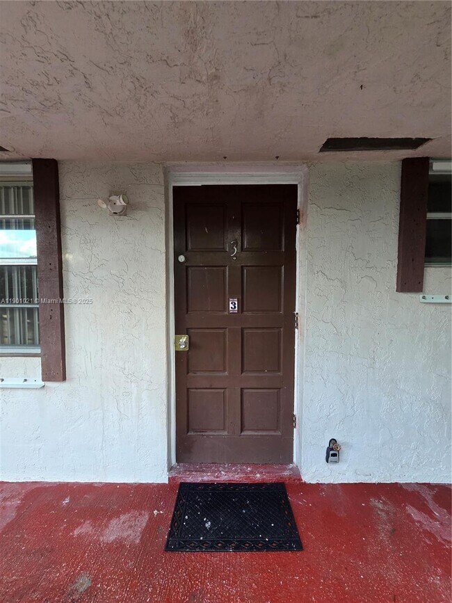 Building Photo - 2526 Taylor St