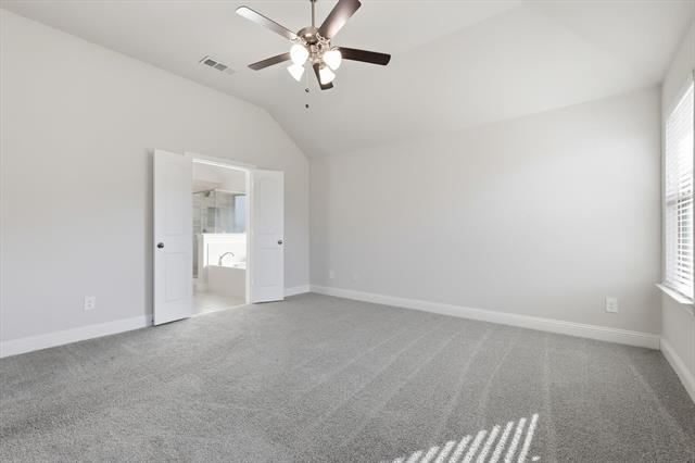 Building Photo - 513 Oleander Dr
