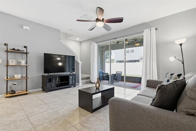 Building Photo - 10425 Red Carpet Ct