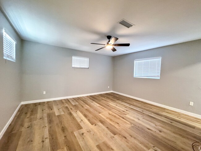 Building Photo - Updated 3 Bedroom, 2 Bath Home with Modern...