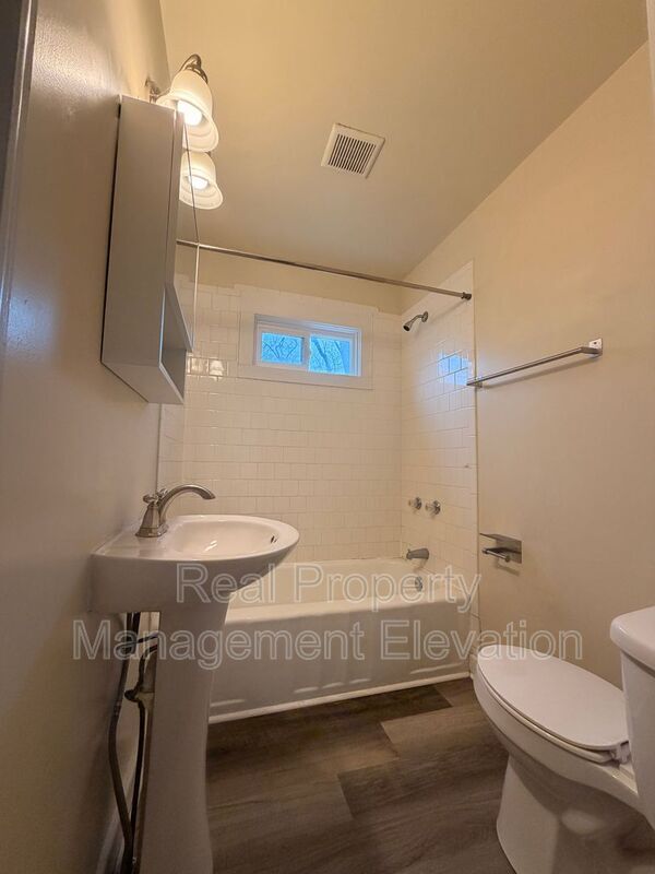 Building Photo - 908 Florida Ave