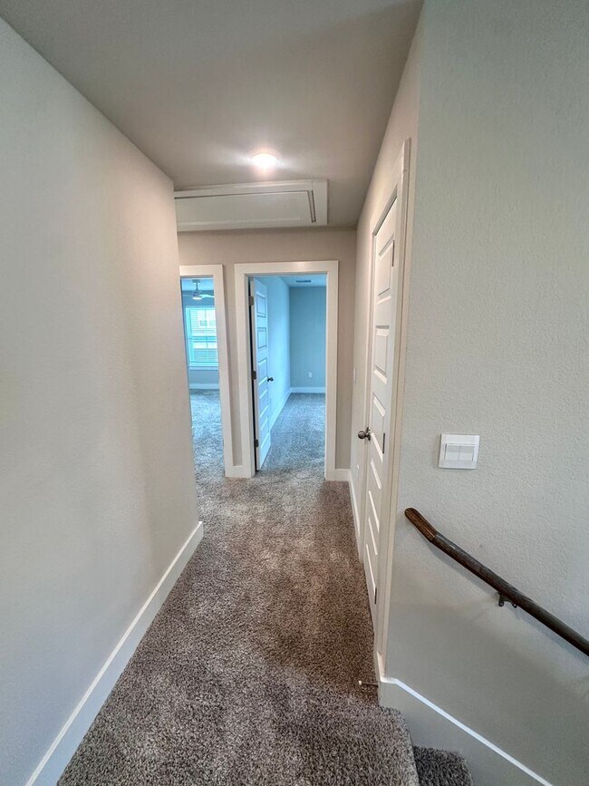 Building Photo - Modern 3-Bedroom, 2.5-Bathroom in Easton Park!