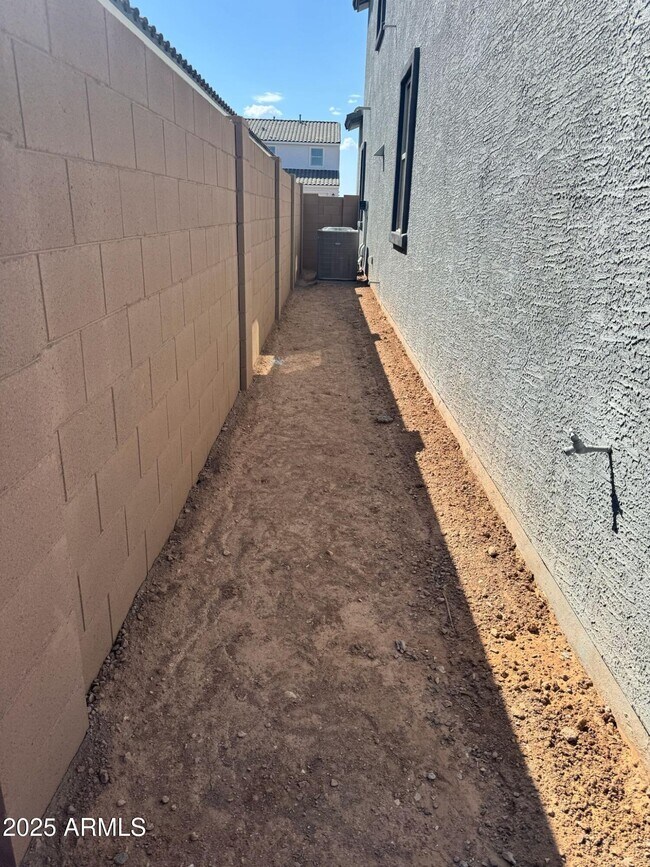 Building Photo - 25255 N 172nd Ln