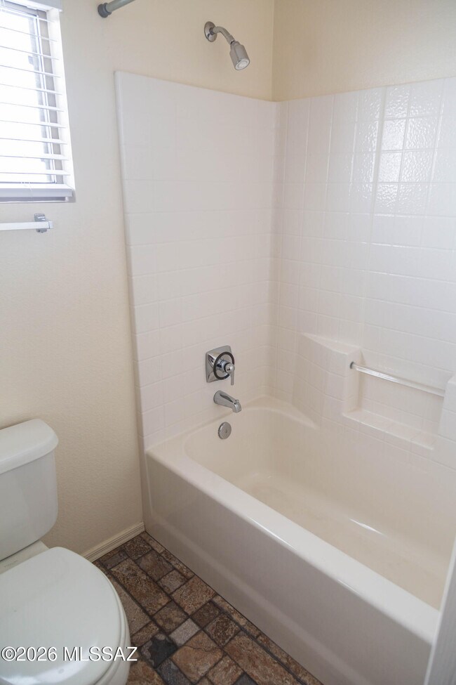 Building Photo - 11146 N Desert Flower Dr