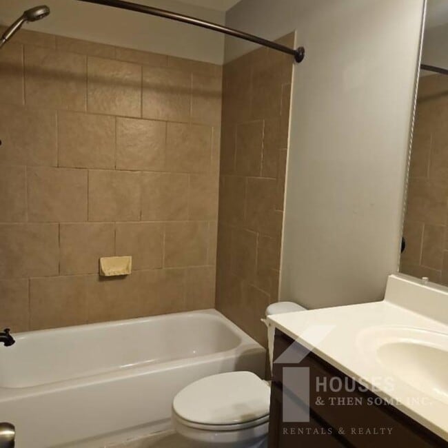 Building Photo - 204 Wild Meadow Dr