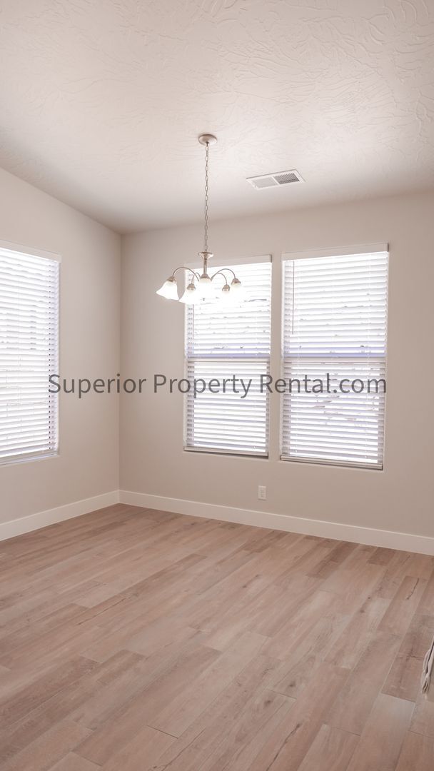 Building Photo - Newer 3 Bed, 2 Bath home in Brio