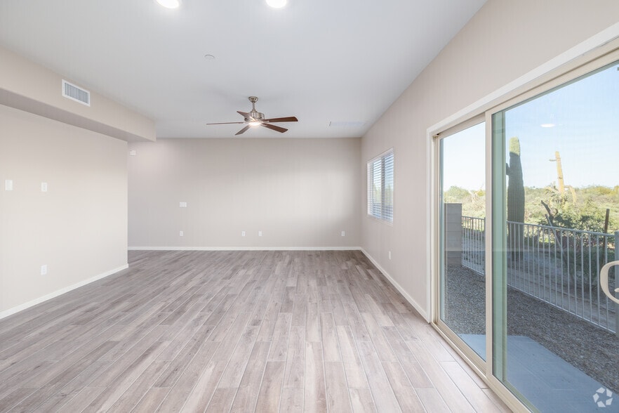 3BR, 2.5BA - 1,735SF Corner Unit - Cortaro Point