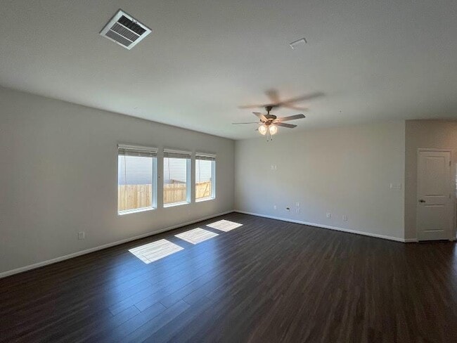 Building Photo - 256 Crystal Brook Dr