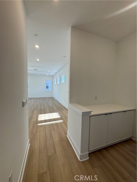 Building Photo - 436 Loon