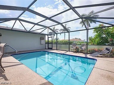 Building Photo - 4240 SE 3rd Ave