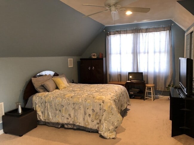 Building Photo - 111 Oxford St