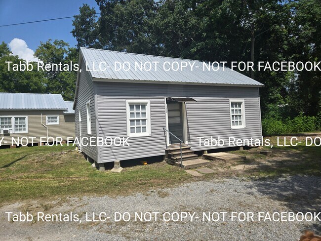 Primary Photo - 129 Eisenhower St