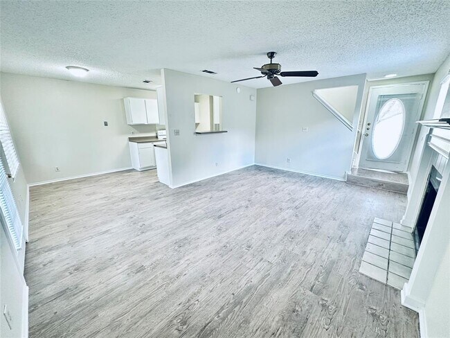 Building Photo - 379 Fantail Loop
