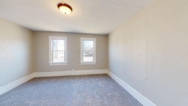 Building Photo - Clark / Fulton Area - 4 Bedroom Single Fam...