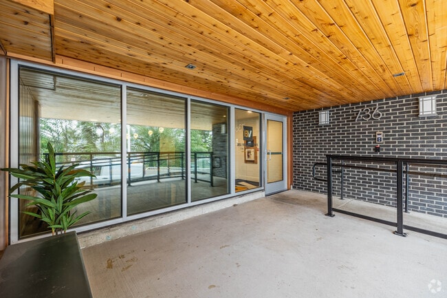 Main Entrance - Bell View Apartments - Capitol Hill Neighb...