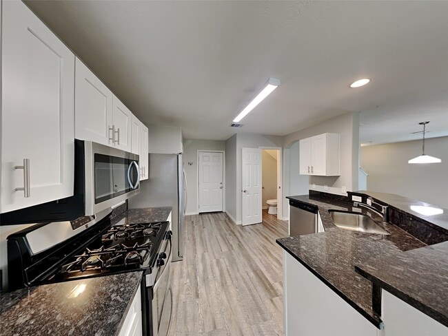 Building Photo - 13323 Ambrosa Dr