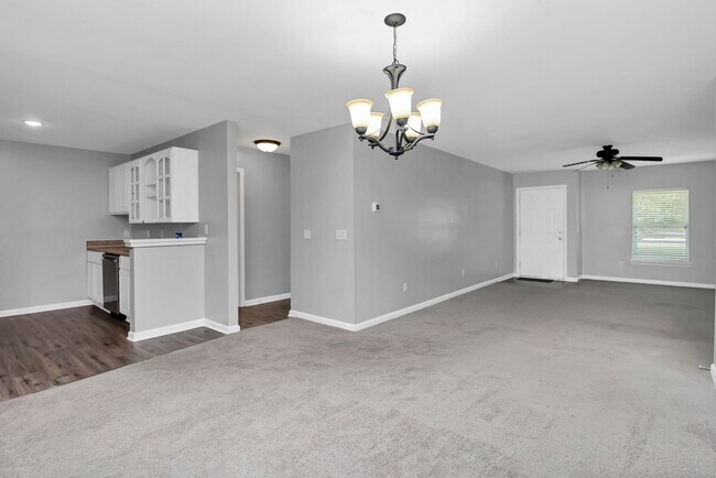 Building Photo - Freshly Updated 3 bedroom Home with New Ro...