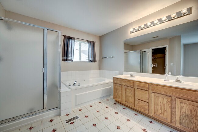 Building Photo - 2631 Flagstone Cir