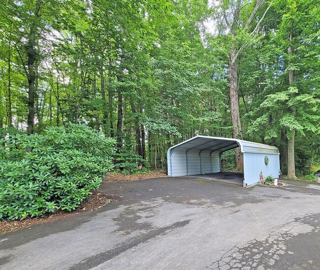 Building Photo - 8600 Reedy Creek Rd