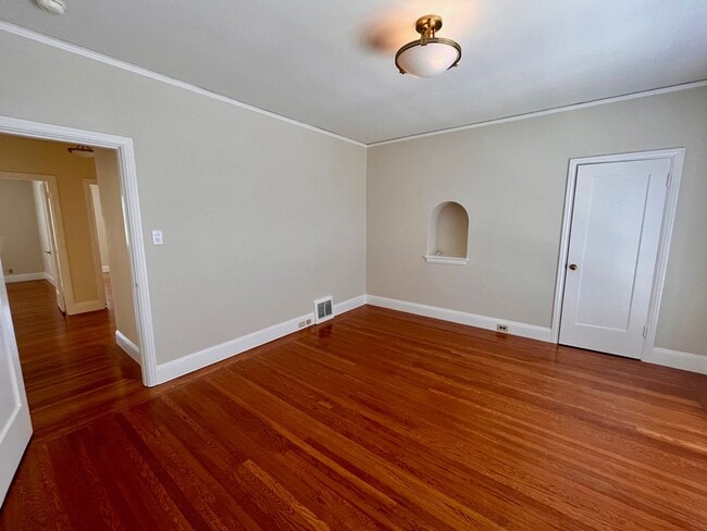 Building Photo - New On Market! Gorgeous Marina Home