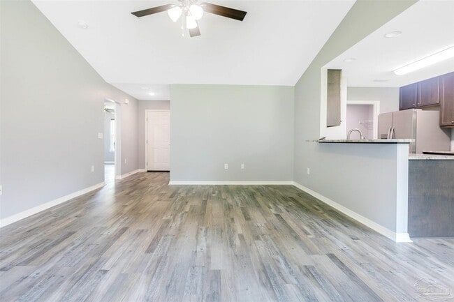 Building Photo - 3328 Broadview Cir