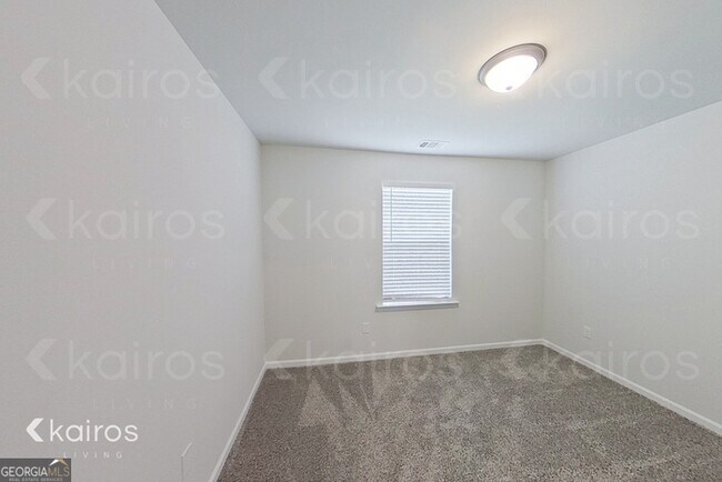 Building Photo - 205 Redwood Ct