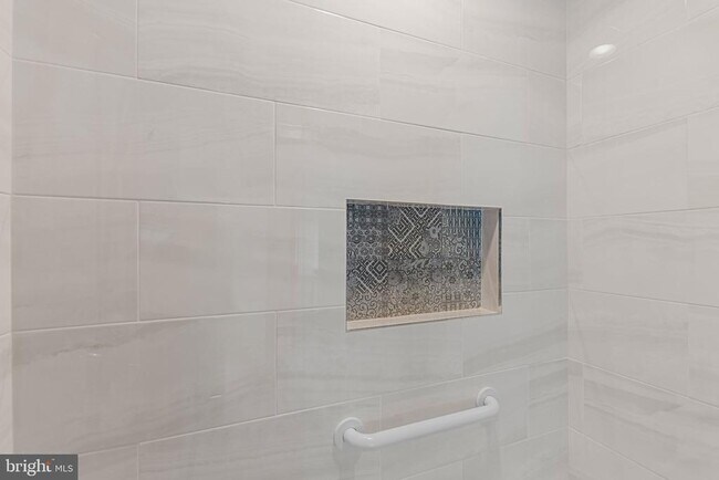 Building Photo - 6860 Williamsburg Pond Ct